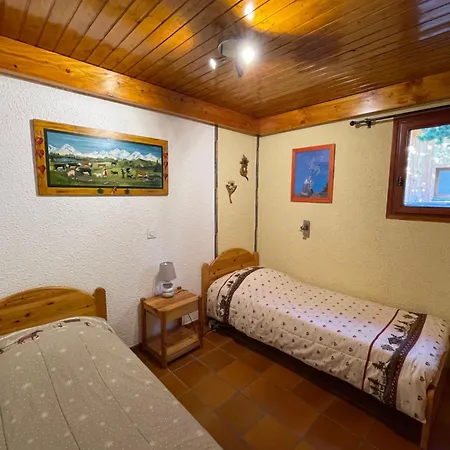 Les Mesanges Apartment *